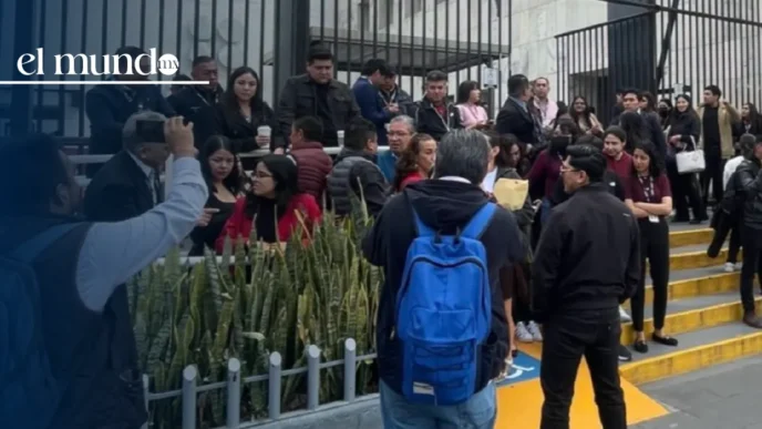 Trabajadores del SAT se van a paro ante injusticia laboral