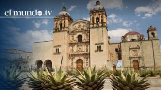 What tourist attractions, beaches, and dishes can you enjoy in Oaxaca, Mexico, in 2026?