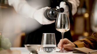 Diners Abandon Wine Bottles at Restaurants as Health Trends and High Prices Change Ordering Habits