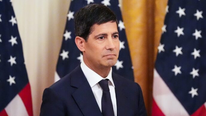 Fed Keeps Interest Rates Unchanged as New Chairman Warsh Faces Inflation Surge